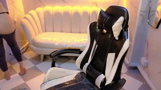 Valerie moon b online show from February 12, 12:55 pm