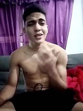 Snapshot of NikoHot_anatole chatting on April 1, 4:04 pm NikoHot anatole online show from April 1, 4:04 pm