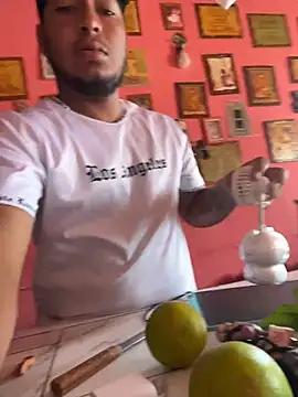 Snapshot of Danny_black11 chatting on February 6, 5:05 pm Danny black11 online show from February 6, 5:05 pm