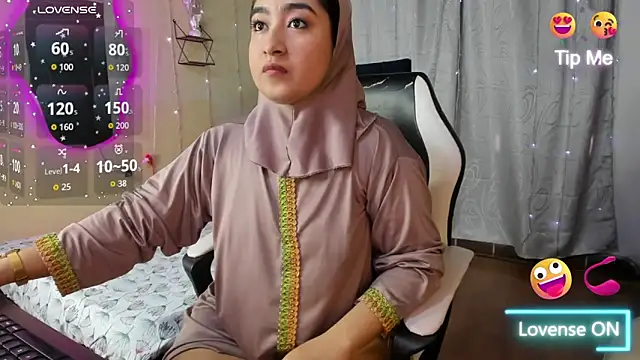 Snapshot of SamiraAwada chatting on February 21, 6:42 pm SamiraAwada online show from February 21, 6:42 pm