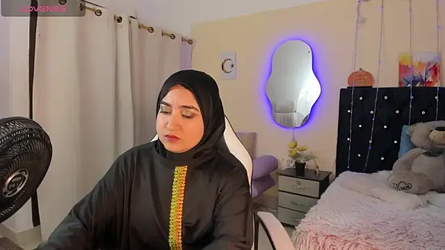 SamiraAwada online show from April 14, 7:20 pm