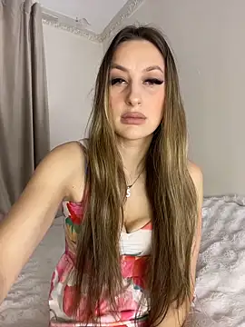 Alyxra online show from April 15, 6:31 am