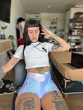 Snapshot of xsadtanas chatting on February 24, 4:38 pm xsadtanas online show from February 24, 4:38 pm