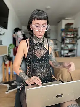 Snapshot of xsadtanas chatting on February 25, 4:38 pm xsadtanas online show from February 25, 4:38 pm