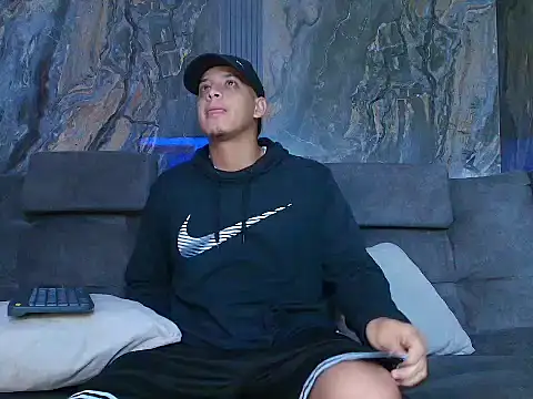 Snapshot of Noah_Blackk chatting on February 23, 1:19 pm Noah Blackk online show from February 23, 1:19 pm