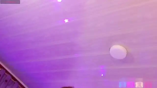 ZAYRA TAY online show from March 5, 11:50 am