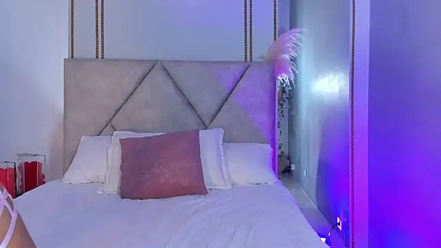 NiicoleLeroy online show from March 22, 1:03 pm