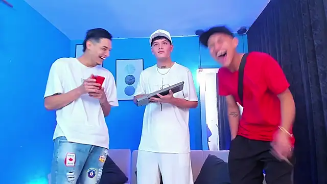 Snapshot of KingOfHeavens_2 chatting on February 21, 8:21 pm KingOfHeavens 2 online show from February 21, 8:21 pm