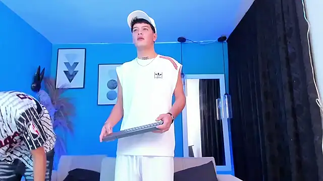 Snapshot of KingOfHeavens_2 chatting on February 24, 7:56 pm KingOfHeavens 2 online show from February 24, 7:56 pm