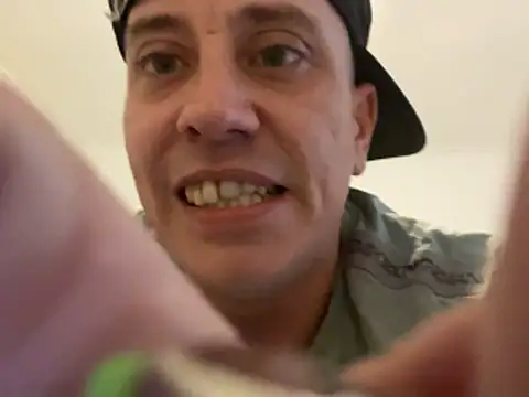 malcolm2334 online show from May 24, 5:40 pm