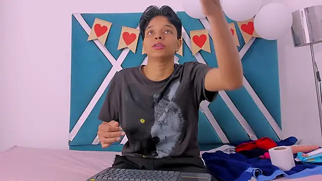 natasha and zoe online show from February 22, 5:55 pm