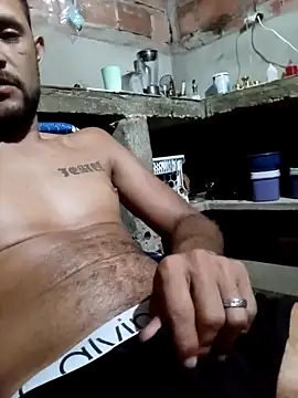 Snapshot of Hot_Veteran_1 chatting on April 6, 6:36 am Hot Veteran 1 online show from April 6, 6:36 am