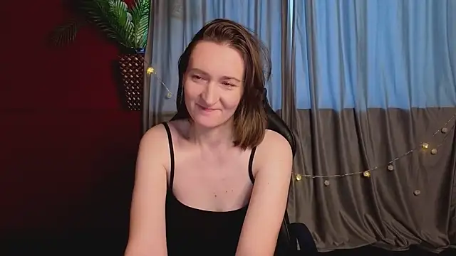 Snapshot of SelestiaSnata chatting on February 23, 1:47 am SelestiaSnata online show from February 23, 1:47 am