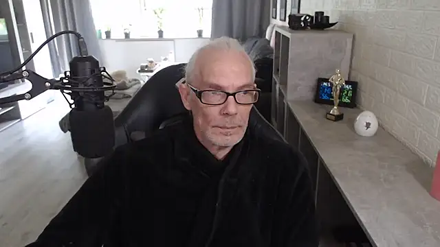 Snapshot of KoelnKoeln chatting on May 14, 2:57 pm KoelnKoeln online show from May 14, 2:57 pm