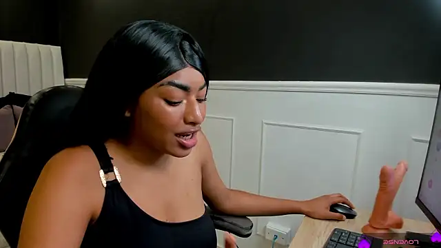 Snapshot of _luna_rossee_ chatting on February 19, 9:55 pm luna rossee online show from February 19, 9:55 pm