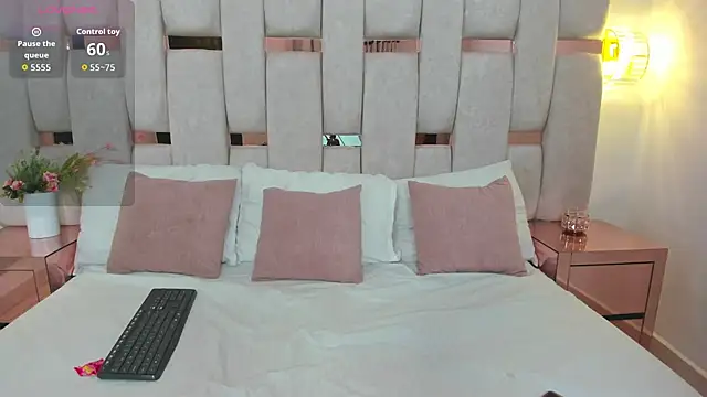 Snapshot of _luna_rossee_ chatting on February 23, 9:56 pm luna rossee online show from February 23, 9:56 pm