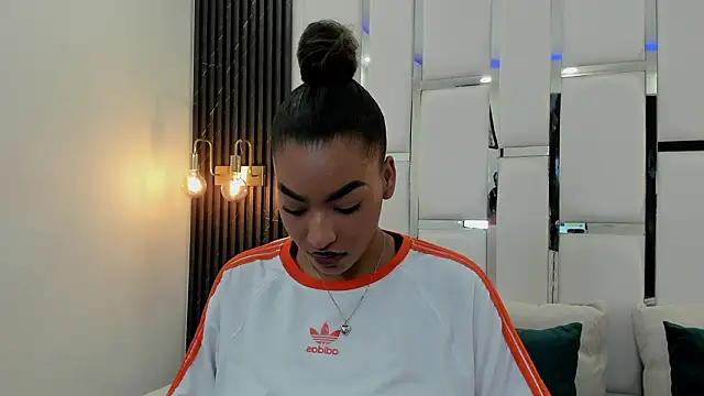 Snapshot of _luna_rossee_ chatting on March 2, 9:43 pm luna rossee online show from March 2, 9:43 pm