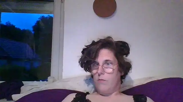 OIseauNoir88 online show from May 13, 7:11 pm