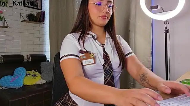 Catalu x online show from April 19, 6:10 pm