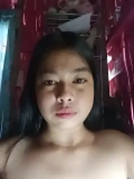 Snapshot of Heavens_night04 chatting on February 15, 5:37 am Heavens night04 online show from February 15, 5:37 am