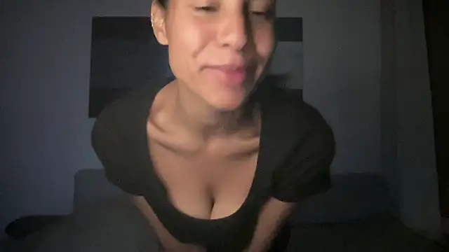 Snapshot of YaraEstelle chatting on May 20, 8:26 pm YaraEstelle online show from May 20, 8:26 pm