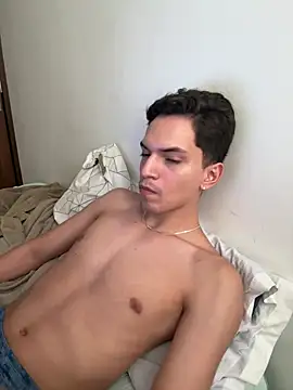 Snapshot of Heliox_noir chatting on February 4, 9:42 pm Heliox noir online show from February 4, 9:42 pm