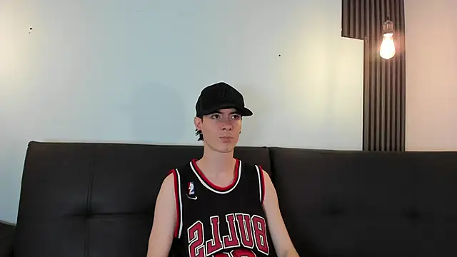 Lio      online show from February 28, 1:50 am