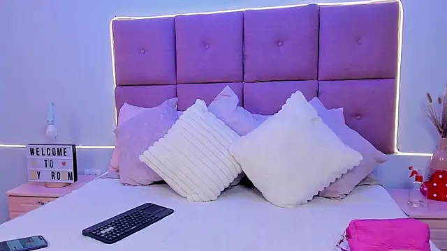 Hilaryportman online show from March 20, 8:03 pm