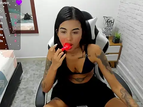 Mia Lover  online show from February 21, 2:45 am