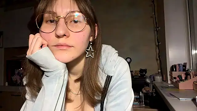 Miaaa Moon online show from February 3, 2:22 pm