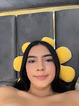 Doll Alaia  online show from February 26, 7:24 pm