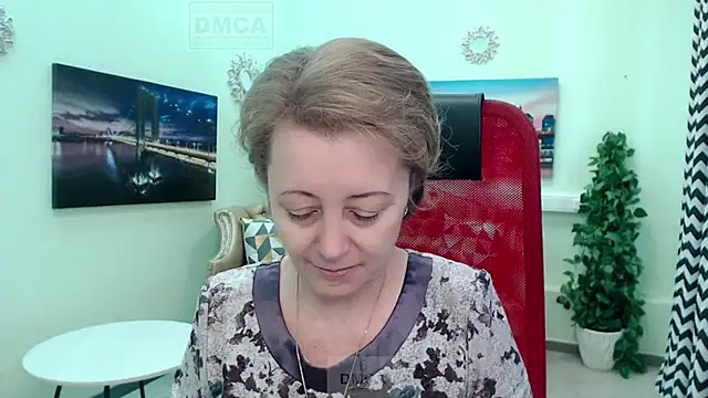 MONA W online show from March 28, 12:27 pm