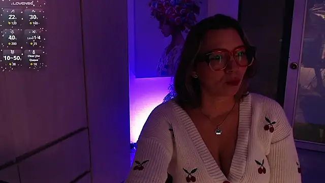 milfsecret69 online show from March 29, 11:32 am