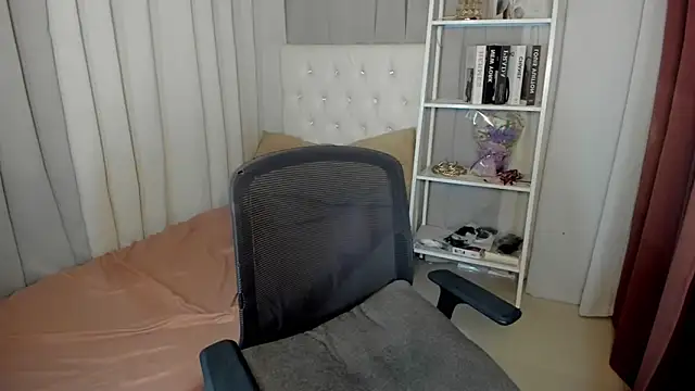 urtwinkjoshx online show from February 22, 4:35 am