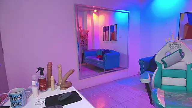 Madame scarlett online show from April 6, 11:33 am