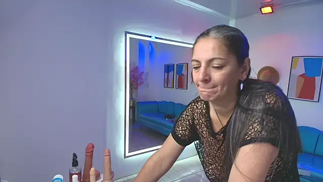 Snapshot of Madame_scarlett chatting on April 24, 11:34 am Madame scarlett online show from April 24, 11:34 am