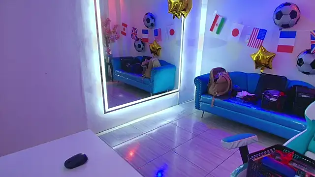 Snapshot of Madame_scarlett chatting on June 15, 11:34 am Madame scarlett online show from June 15, 11:34 am