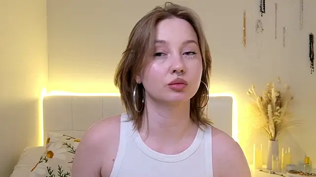 CandiceKingzzz online show from February 11, 3:50 pm