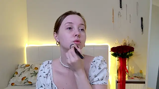 CandiceKingzzz online show from February 15, 11:30 am