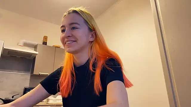 Snapshot of EmilyHein chatting on February 25, 3:21 pm EmilyHein online show from February 25, 3:21 pm