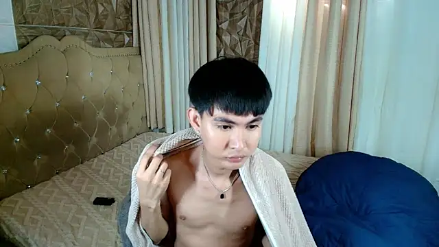 Snapshot of xlovercutietwink chatting on February 3, 2:53 am xlovercutietwink online show from February 3, 2:53 am