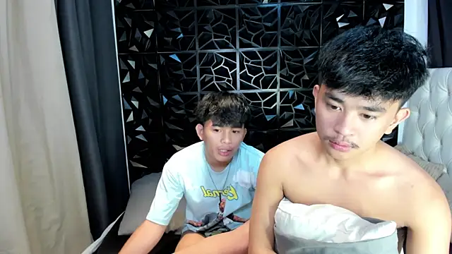 xlovercutietwink online show from April 10, 4:39 am