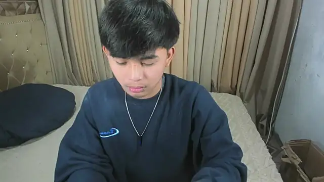 xlovercutietwink online show from April 13, 5:07 pm