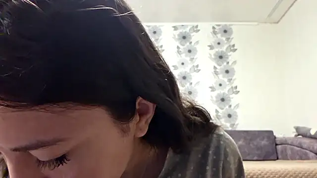 Snapshot of ZyntraLoom chatting on February 11, 2:00 pm ZyntraLoom online show from February 11, 2:00 pm