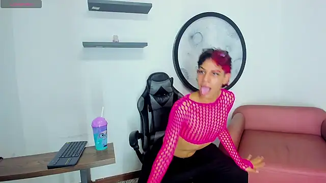 Philipp-Jones online show from February 8, 12:19 pm