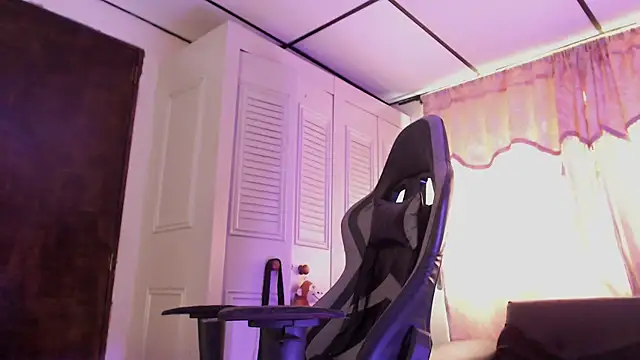 D3v1L88 online show from April 16, 6:30 pm