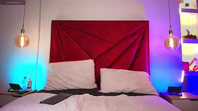 NahomiRoss online show from May 28, 1:19 pm