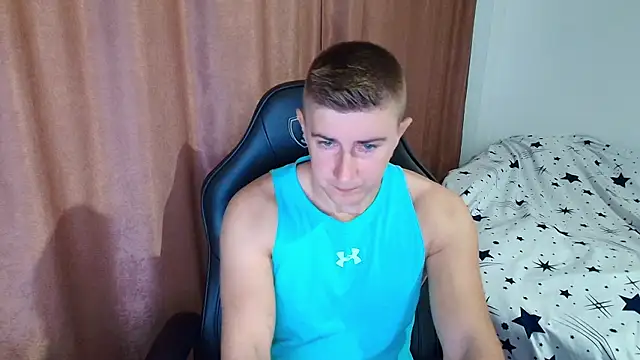 Snapshot of TodMusclePower9 chatting on February 2, 4:11 am TodMusclePower9 online show from February 2, 4:11 am