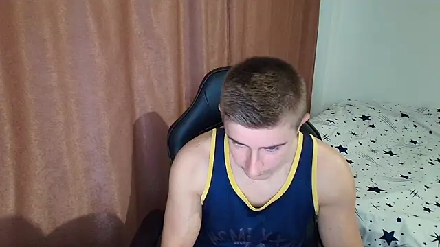 Snapshot of TodMusclePower9 chatting on February 18, 5:36 am TodMusclePower9 online show from February 18, 5:36 am