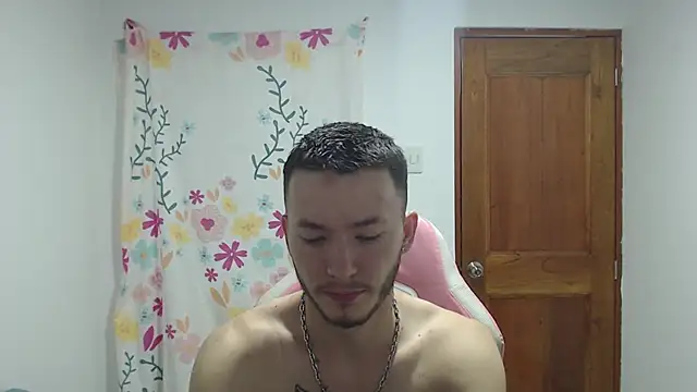 Ariana Esteban07 online show from February 19, 5:58 am